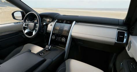 2023 Land Rover Discovery Interior