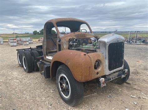 project 1959 Mack B61 truck vintage @ Vintage trucks for sale