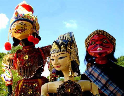 ROD PUPPETS ( WAYANG GOLEK, CEPOT ) - Art java batik