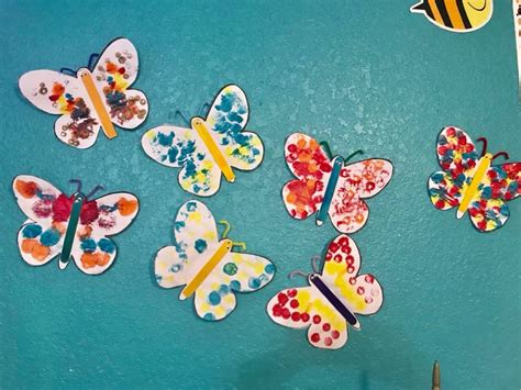 Symmetrical Butterfly Painting for Kids. TeachersMag.com