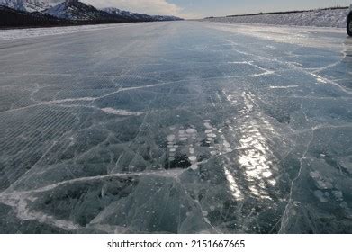 Ice Road Inuvik Aklavik On Mackenzie Stock Photo 1043540395 | Shutterstock