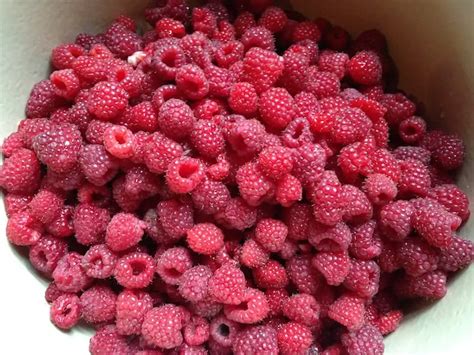 How To Make Seedless Raspberry Jam