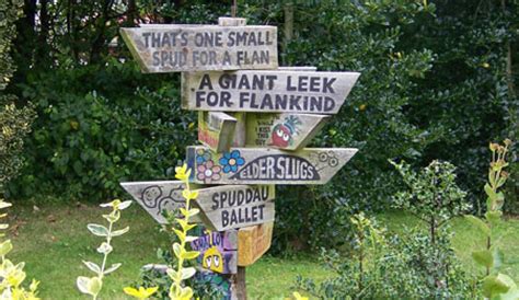 Funny Garden Signs – Gardeners Tips