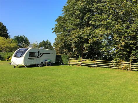 Find the Best Touring Caravan Sites in Lincolnshire - Pitchup®