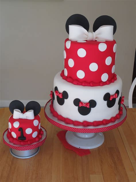 Minnie Mouse Cake and Smash Cake | Byrdie Girl Custom Cakes