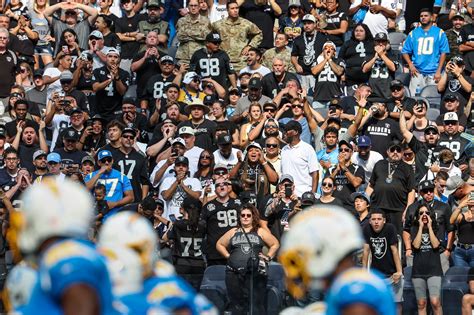 Raiders return to L.A. to face Rams. It's as if they never left - Los Angeles Times