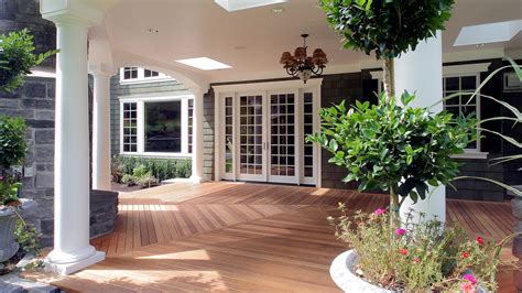 Cedar Decking Distributor | Russin