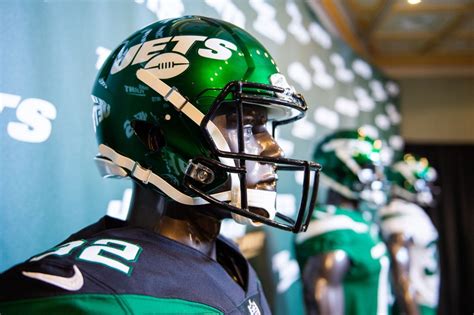 Twitter had a lot to say about the Jets' new uniforms