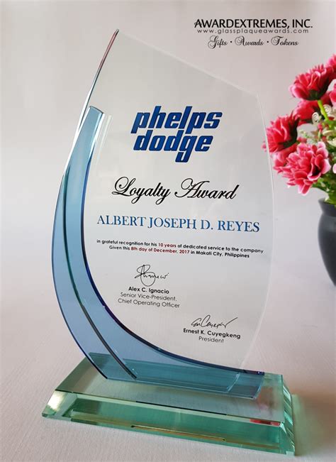 Glass Plaque Top Seller Awards - AWARDEXTREMES, INC.