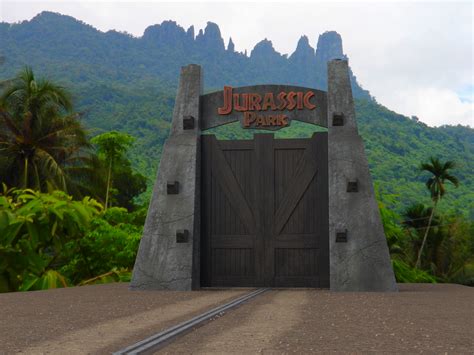 MAXimum Blending: Jurassic Park Gate