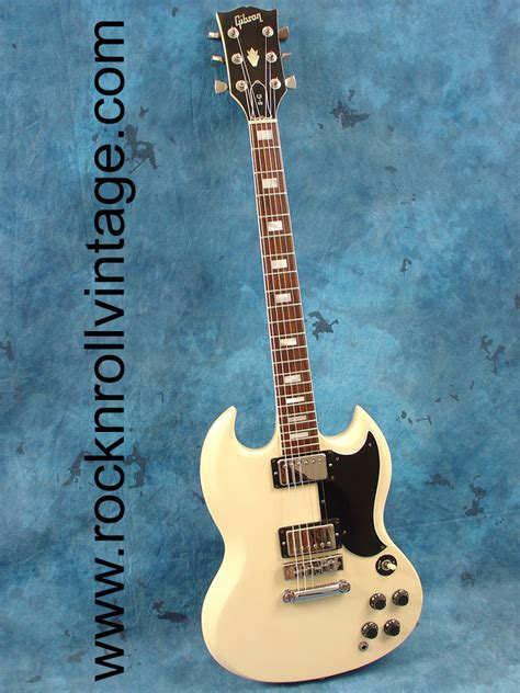 Photos of Vintage Gibson SG Guitars and Guitar information