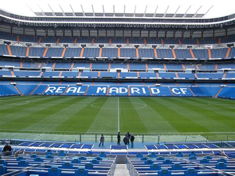 File:The Santiago Bernabeu Stadium - U-g-g-B-o-y.jpg - Wikipedia