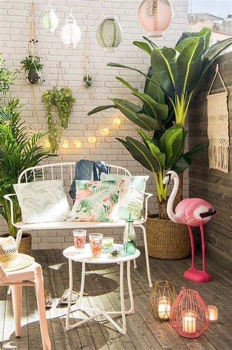 20 Urban Backyard Oasis With Tropical Decor Ideas | HomeMydesign