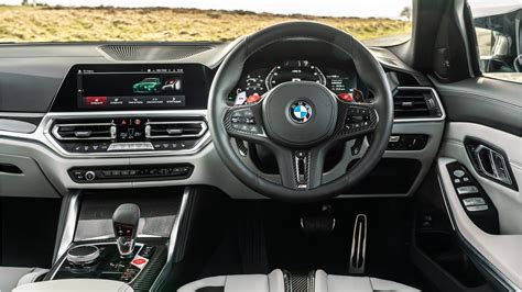 BMW M3 Interior & Infotainment | carwow