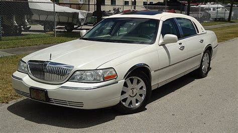 Sell used 2003 LINCOLN TOWN CAR CARTIER, 1 OWNER , HIGHWAY MILES SELLING NO RESERVE in Pompano ...