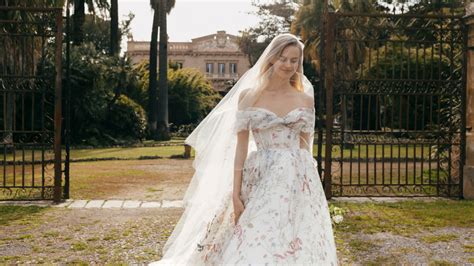 Wedding Dress Trends 2023: 6 Looks That Balance Timeless & Trendy – StyleCaster