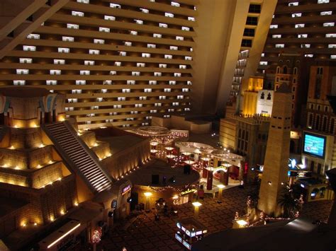 Interior of the Luxor, Las Vegas [1024 x 768] : r/ArchitecturePorn