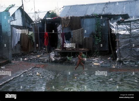 Children in the slums of Dhaka Bangladesh Stock Photo - Alamy