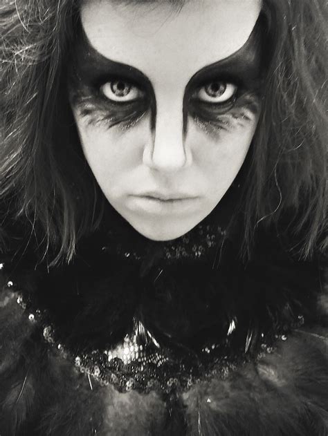 raven costume makeup - Google Search | Costume eyes, Raven costume, Bird makeup