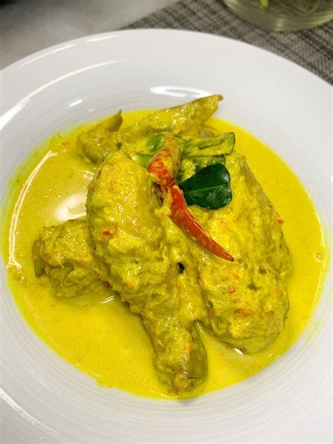 Ayam Masak Lemak Cili Padi | Chicken in Spicy Turmeric Curry - Nomadette