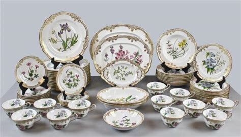 Lot - SPODE BONE CHINA 'STAFFORD FLOWERS' DINNER SERVICE