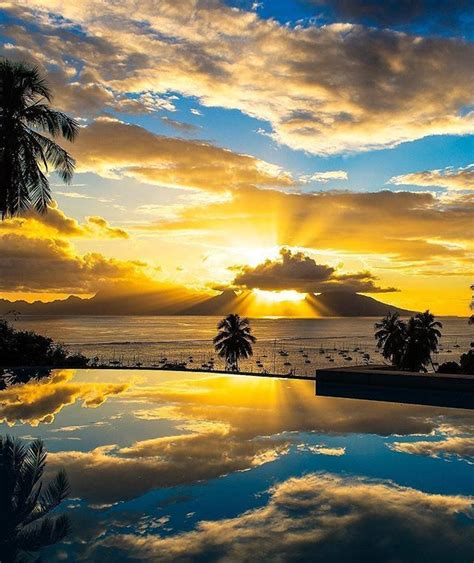 Just another sunset in Tahiti #FrenchPolynesia #Tahiti#borabora | Tahiti, Sunset, Cool pictures