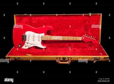 Red Fender Stratocaster Electric Guitar Stock Photo: 134946137 - Alamy