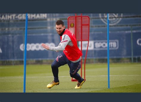 Messi in today training. : r/psg