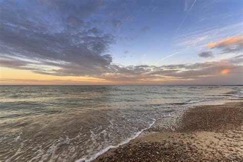 Reasons Why Geneva-on-the-Lake is the Best Lake Erie Beach in Ohio - The Lakehouse Inn