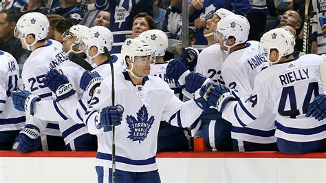 Maple Leafs score seven in win against Jets in season opener | NHL.com