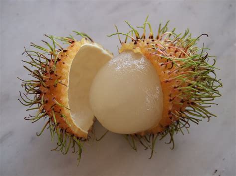 Rambutan Fruit Nutrition Facts and Recipes | CalorieBee