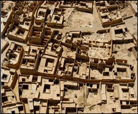 Figure 7 A layout of traditional Saudi houses showing courtyards in... | Layout, Islamic culture ...