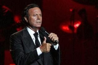 Julio Iglesias Tickets | Julio Iglesias Tour Dates and Concert Tickets - viagogo