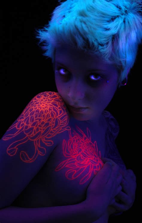 30 Creative Black-Light Tattoos You Can See Only Under UV Light. #8 Is What I Call Amazing ...