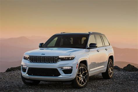 2022 Jeep Grand Cherokee 2-Row’s Updates Come at a Cost, But No 4xe ...