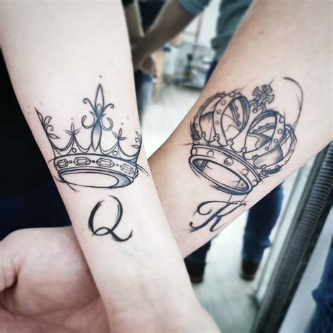 Details more than 78 queen tattoo with crown - in.coedo.com.vn