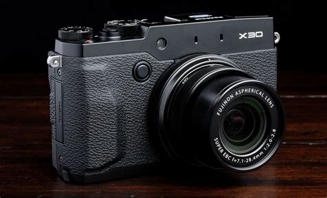 Fujifilm X30 Review — Fuji vs. Fuji