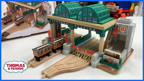 Fisher-Price® Thomas Friends Wooden Railway Knapford Station Passenger ...