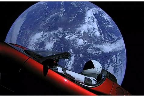 Watch: SpaceX launched a Tesla Roadster into space - Vox