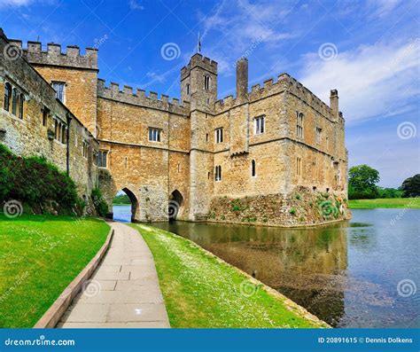 Leeds Castle Gardens Spring Daffodils Kent Uk Royalty-Free Stock Photography | CartoonDealer.com ...