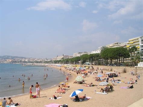 France - Bags Banned From Cannes Beaches Over Terror Attack Fears In Country - TOTPI