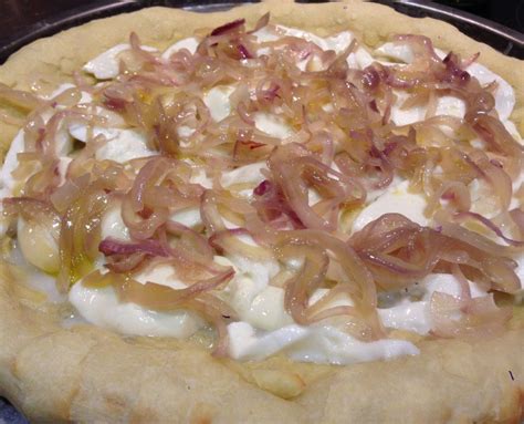 Pizza fugazza con queso - Receta de pizza argentina