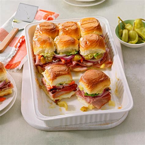 40 Sandwiches for a Crowd: Each Recipe Serves 10+