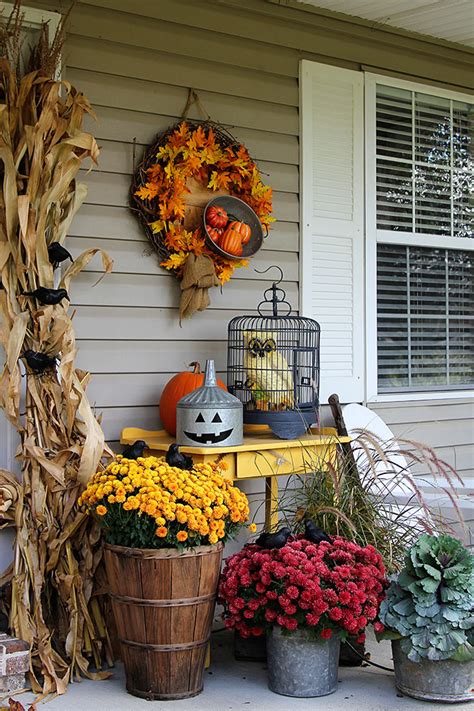 Transitioning The Porch From Fall To Halloween - House of Hawthornes