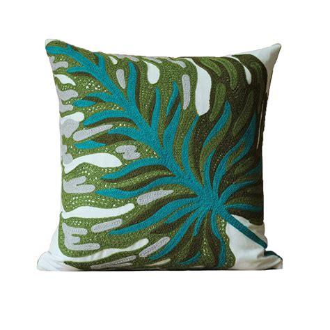 Embroidered Throw Pillows | Free Embroidery Patterns