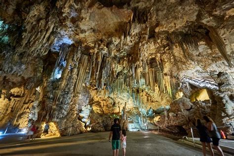 Nerja grotten bezoeken? Tips + alle info over Las Cuevas de Nerja