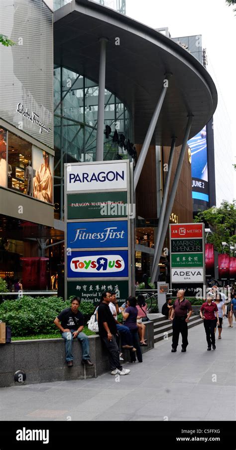 Paragon shopping mall on Orchard Road, Singapore Stock Photo - Alamy