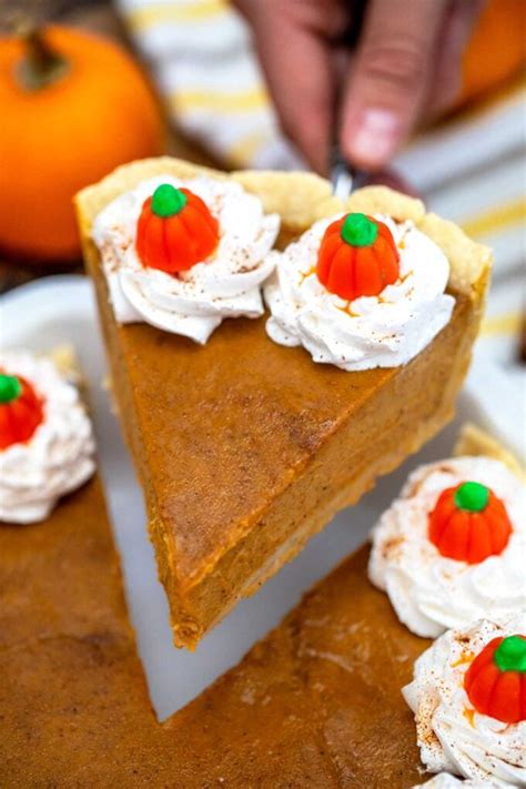 Classic Homemade Pumpkin Pie Recipe [VIDEO] - Sweet and Savory Meals