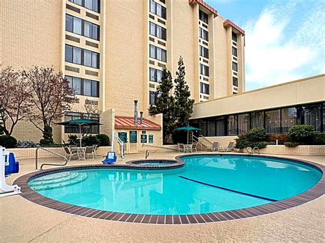 Top 8 Hotels with Pool in Tacoma - Anna Holt's Guide 2021