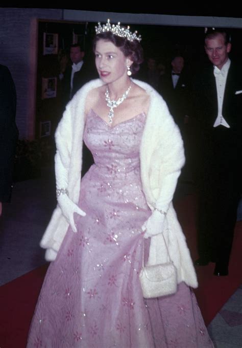 Queen Elizabeth's Most Iconic Style Moments — Royal Fashion